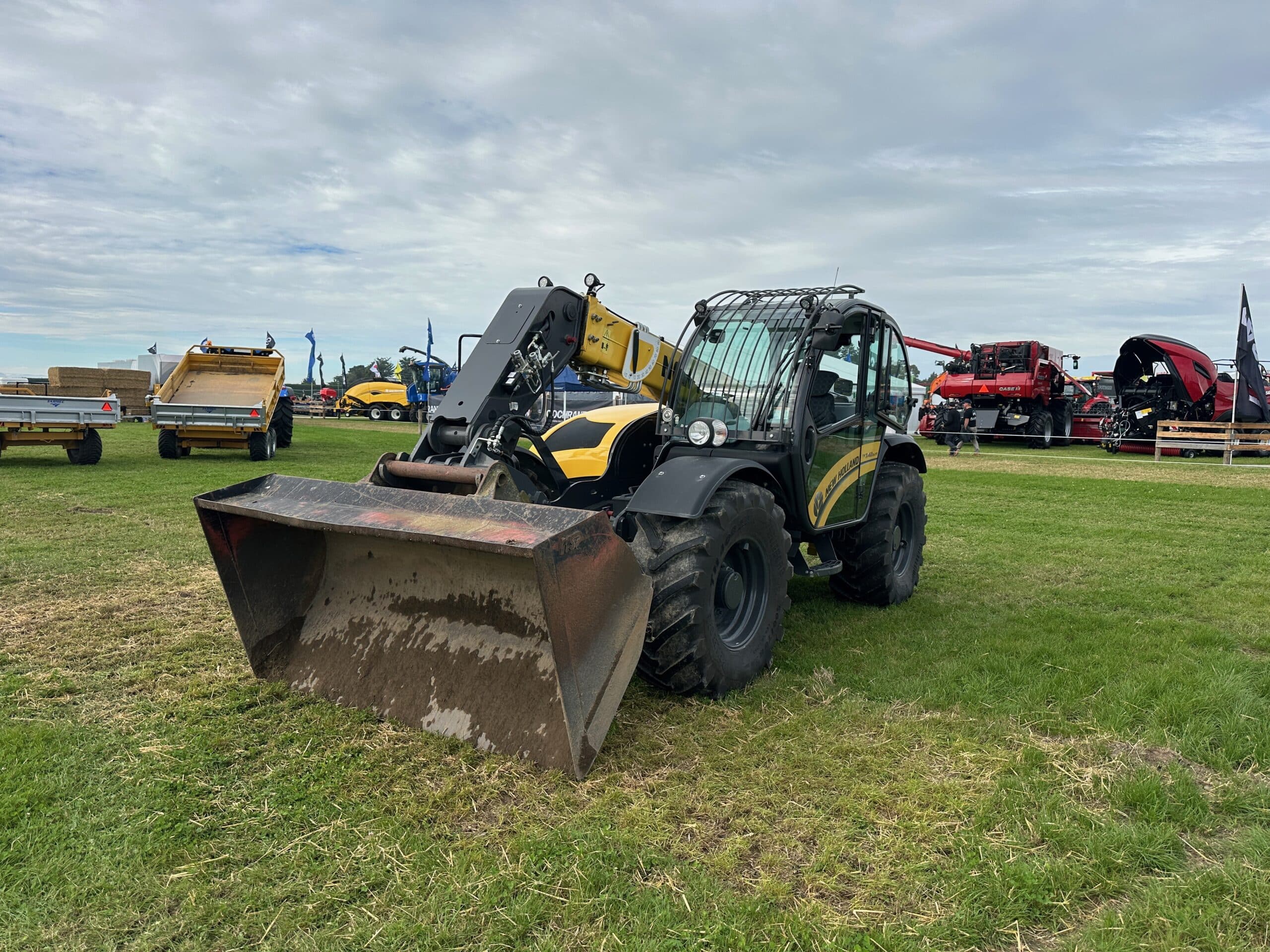 Telehandler Showcase: New Holland Elite - Farm Trader