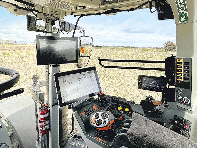 CLAAS Arion 660 Night Edition